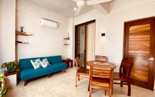 Luxurious Panoramic Oceanviews Condo with Pool