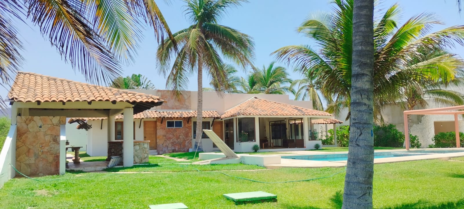 Beachfront Luxury Villa in Rancho Neptuno - Real Estate Puerto Escondido