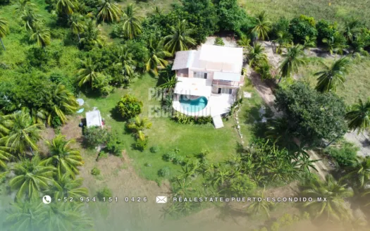 Oasis Beach House in El Tomatal